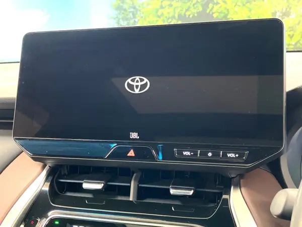 2023 Toyota Harrier — photo 3