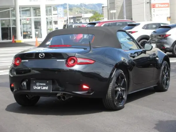 2025 Mazda Roadster — photo 2