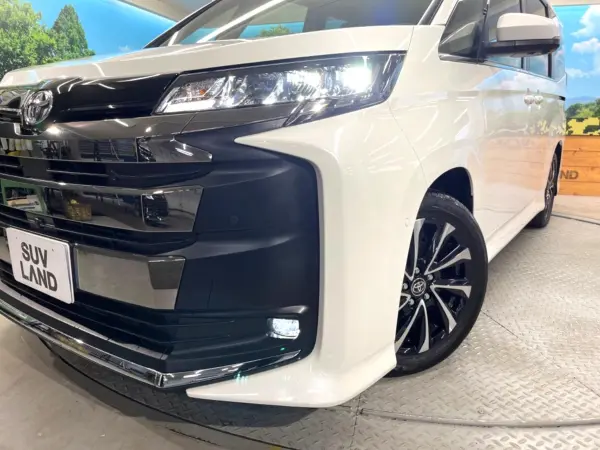 2025 Toyota Noah — photo 8 | Tuminion Kenya