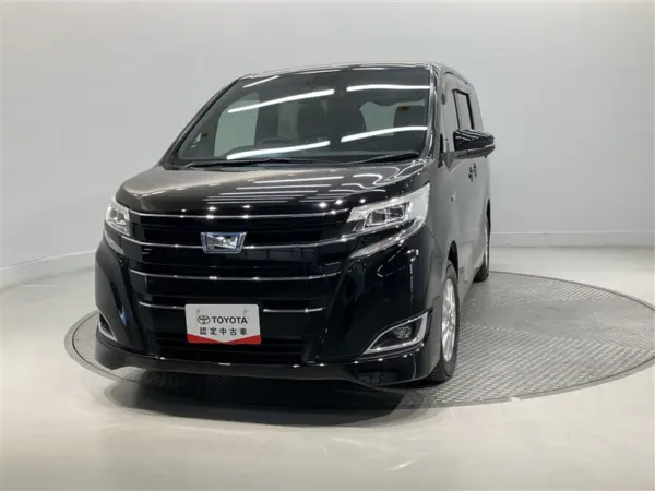 2019 Toyota Noah — photo 2