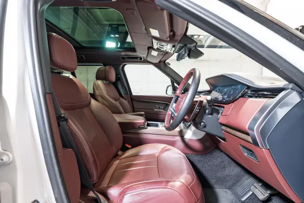 Land Rover Range Rover Autobiography 3.0L D300 Standard Wheelbase Diesel Turbo 4WD Panoramic SR/Meridian Sound System/Wood Interior/Seat Heater & Ventilation/4-Zone Climate (White) — photo 7