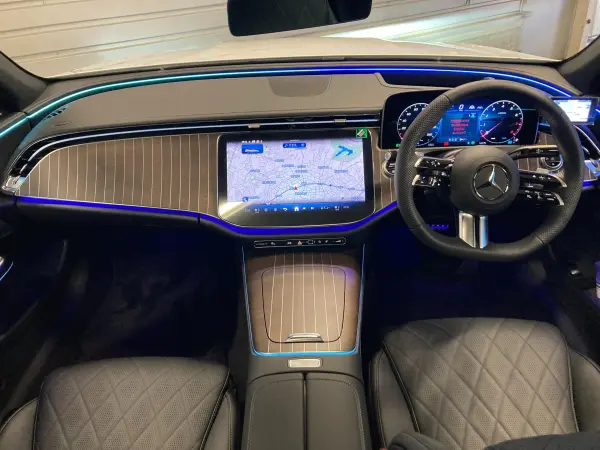 Mercedes-Benz E-Class Wagon E300 Exclusive AMG Line Package (ISG) MP202502 New Car Warranty (Mercedes Care) Inherited AMG Line Head-Up Display Leather Seats Perfume Atomizer Panoramic Sunroof Burmester Sound Front/Rear Genuine Drive Recorder Seat Ventilator (Opalite White) — photo 7
