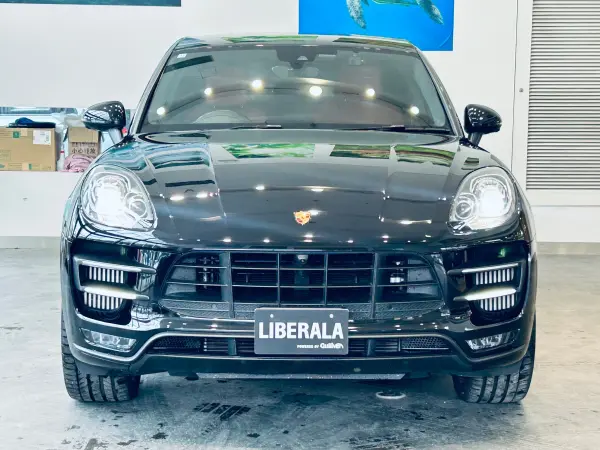 2018 Porsche Macan — photo 8 | Tuminion Kenya