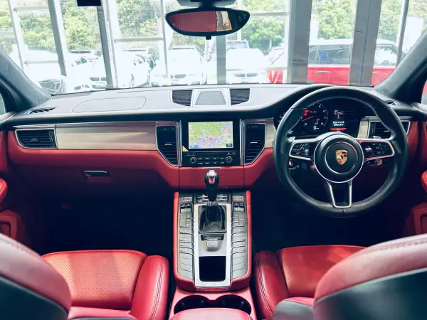 2018 Porsche Macan — photo 2 | Tuminion Kenya