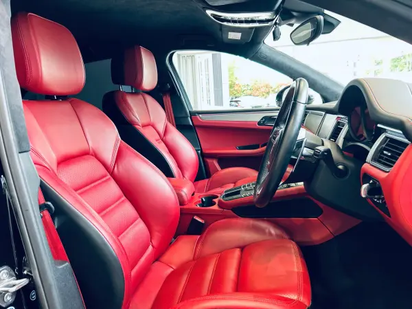 2018 Porsche Macan — photo 9 | Tuminion Kenya