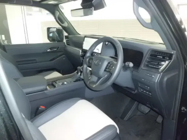 Lexus GX550 Overtrail Plus 4WD Chateau Ltex Mark Levinson Electronic Mirror (Graphite Black Glass Flake) — photo 7