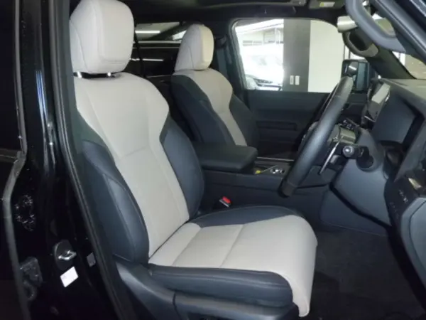 Lexus GX550 Overtrail Plus 4WD Chateau Ltex Mark Levinson Electronic Mirror (Graphite Black Glass Flake) — photo 8