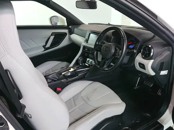 Nissan GT-R 3.8 Premium Edition 4WD — photo 7