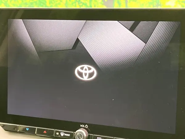 Toyota RAV4 2.5 Z E-Four 4WD — photo 7