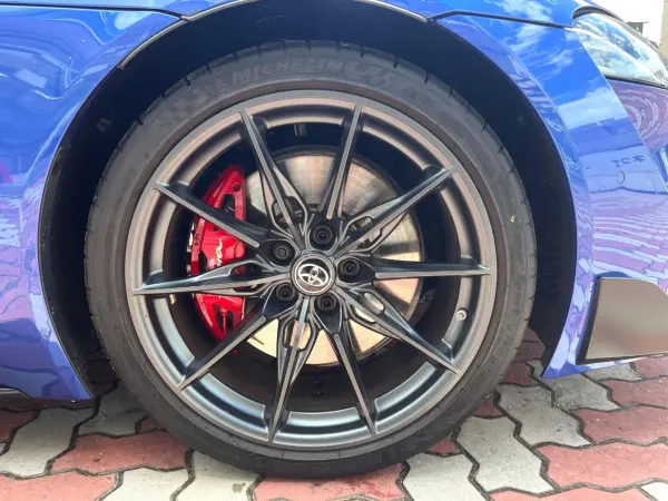 Toyota Supra 3.0 RZ DB06 6MT 3.0L Inline-6 Turbo Black Leather Black Leather Steering Wheel 1-Owner Non-Smoker JBL Sound Genuine 19-inch Forged AW Brembo Calipers LED Head Pre-Crash ETC (Dawn Blue Metallic) — photo 9
