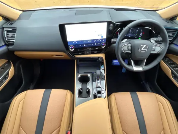 2025 Lexus Nx — photo 2