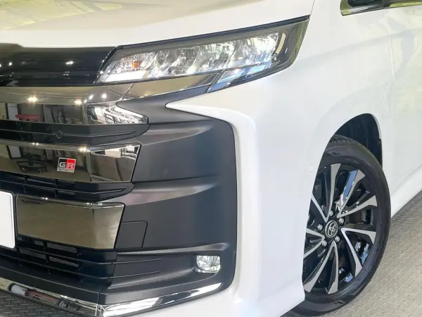 Toyota Noah 1.8 Hybrid S-Z Comfort Convenience PKG Rear Seat Monitor Around View Camera Genuine 10.5-inch Navigation Dual Power Sliding Doors 100V Power Outlet Collision Mitigation System Radar Cruise Half Leather Seat Dash Cam Corner Sensor LED Headlights (Platinum White Pearl Mica) — photo 8