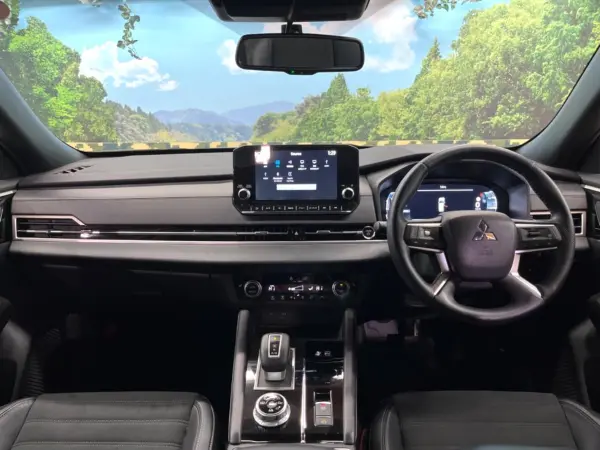 2023 Mitsubishi Outlander — photo 2 | Tuminion Kenya