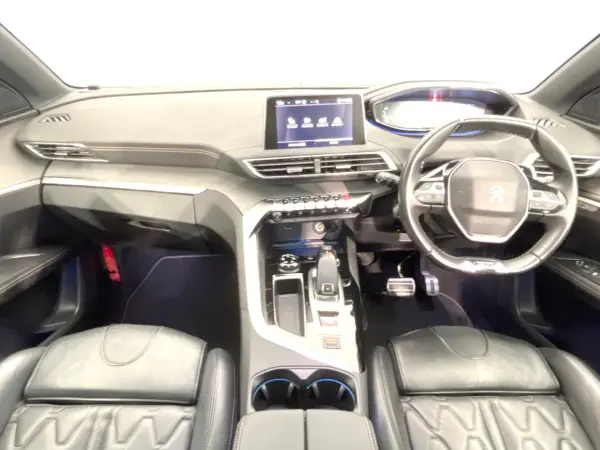 2019 Peugeot 3008 — photo 2