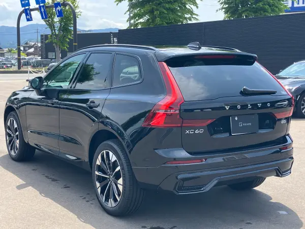 2025 Volvo Xc60 — photo 2