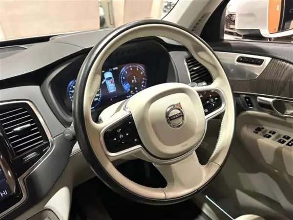 Volvo XC90 B6 AWD Inscription 4WD Leather Seats (White) — photo 7