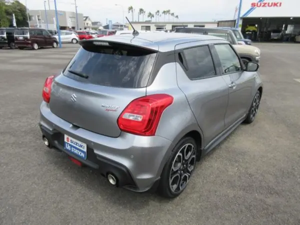 2023 Suzuki Swift — photo 2