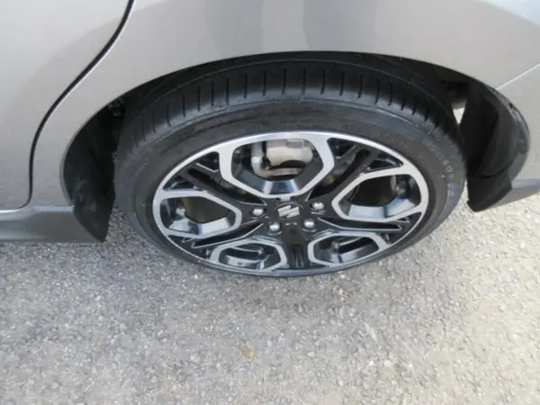 2023 Suzuki Swift — photo 3