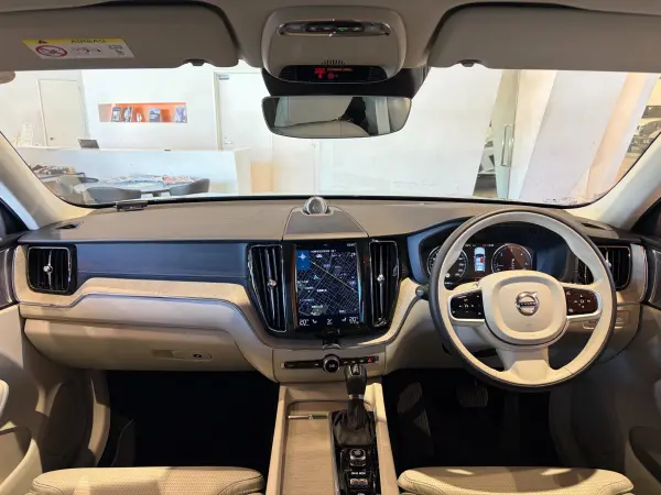 2018 Volvo Xc60 — photo 2 | Tuminion Kenya