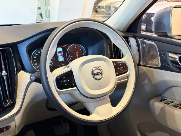 2018 Volvo Xc60 — photo 3 | Tuminion Kenya