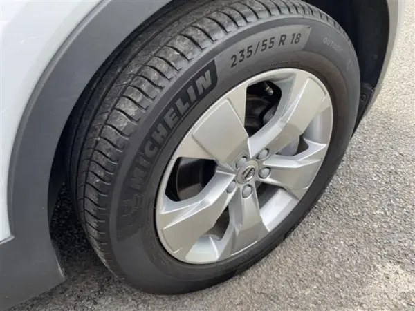 Volvo XC40 B4 Momentum — photo 9