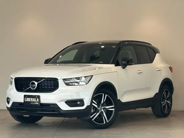 Volvo XC40 B4 AWD R-Design 4WD — photo 8