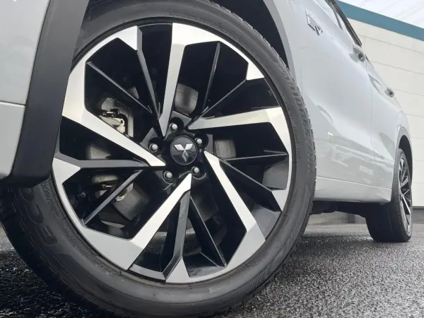 Mitsubishi Outlander PHEV 2.4 P 4WD 7-Seater — photo 9
