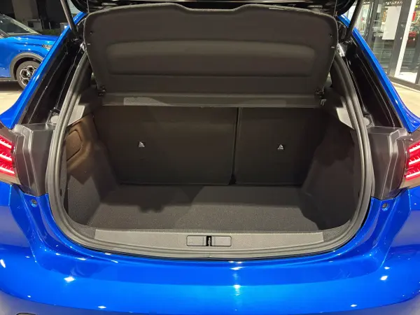 Peugeot 208 GT Hybrid — photo 9