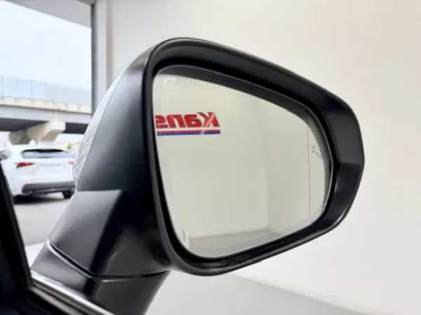 Lexus NX300h Version L — photo 9