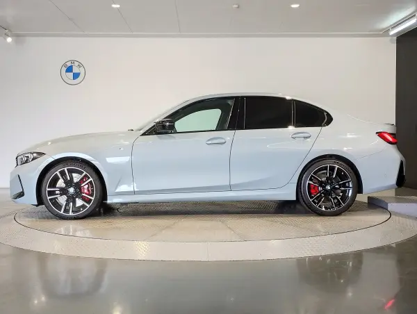 BMW 3 Series M340i xDrive 4WD — photo 9