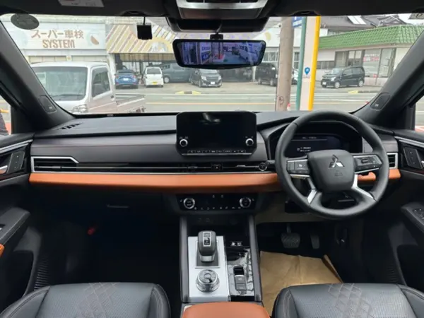 Mitsubishi Outlander PHEV 2.4 P 4WD — photo 9