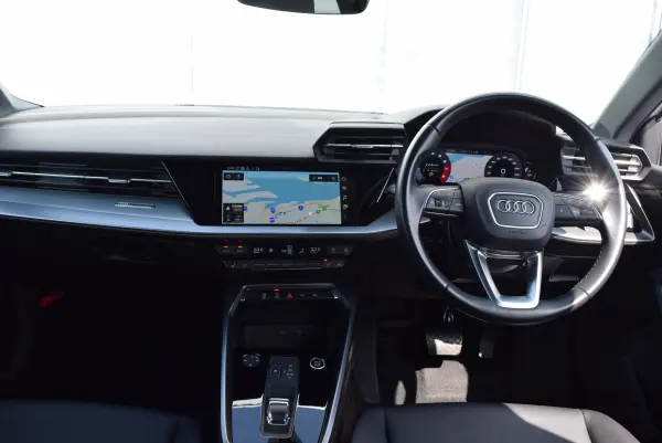 Audi A3 Sportback 30 TFSI Advanced (Glacier White Metallic) — photo 7