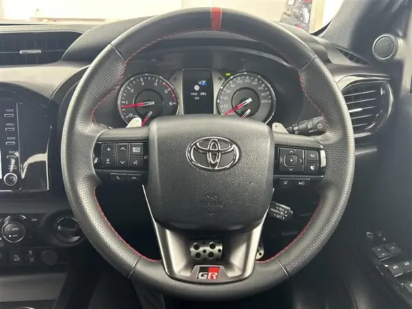 2024 Toyota Hilux — photo 7 | Tuminion Kenya