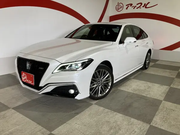 2021 Toyota Crown — photo 2