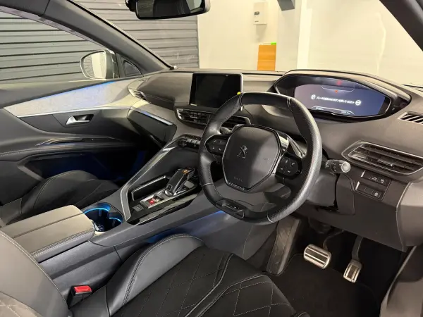 2018 Peugeot 5008 — photo 3 | Tuminion Kenya