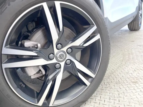 2018 Volvo Xc40 — photo 8 | Tuminion Kenya