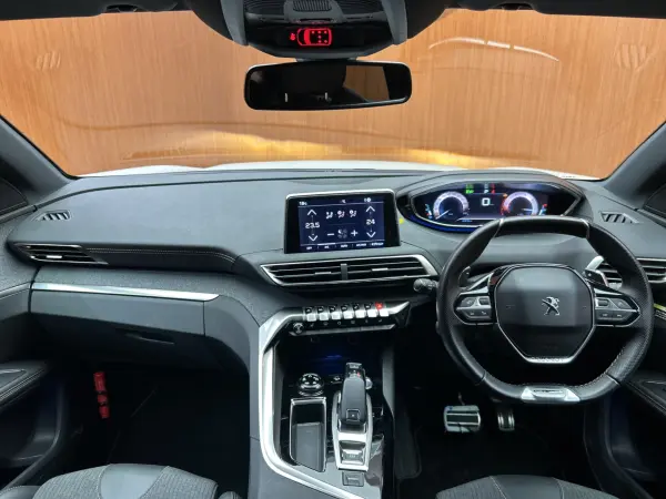 2020 Peugeot 5008 — photo 2