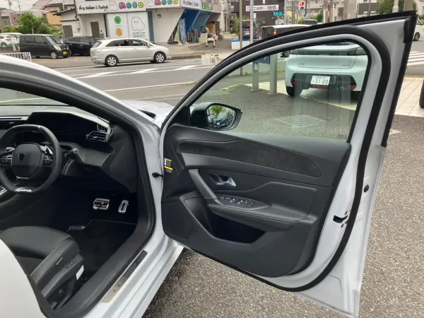 Peugeot 308 GT Hybrid — photo 7
