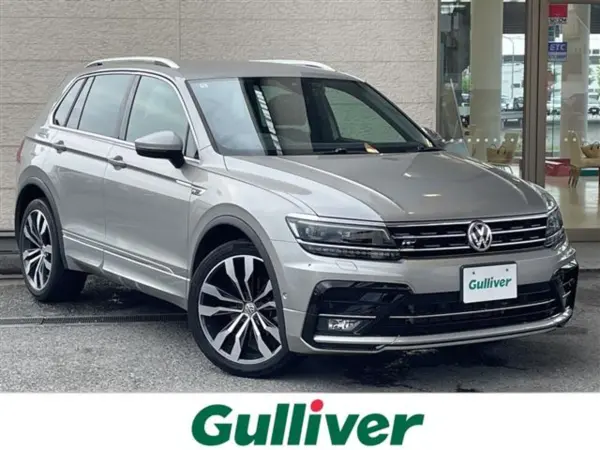 Volkswagen Tiguan TSI R-Line Dinadio One Owner / Genuine Navigation (CD/DVD/Full-Seg TV/Apple CarPlay/Android Auto) / Dinadio Premium Surround System / Full Leather Seats / Power Driver Seat (Gun Metallic)