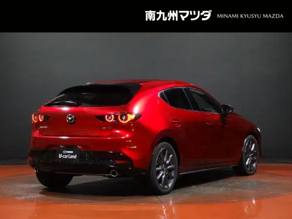 2022 Mazda 3 Fastback — photo 2