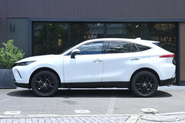 2026 Toyota Harrier — photo 2