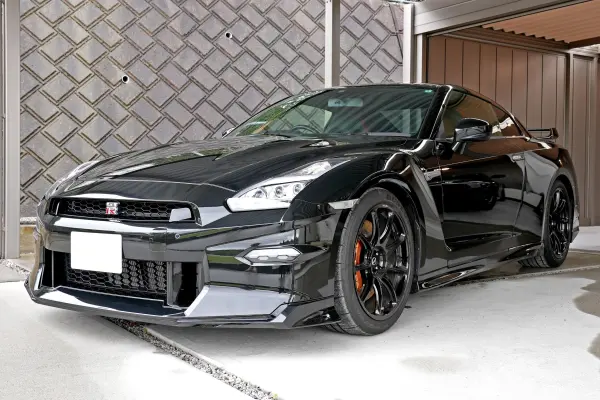 Nissan GT-R 3.8 Track Edition engineered by nismo 4WD Final Model One Owner Garage Kept with Shutter Non-Smoking Privacy Glass Floor Mats BOSE Sound Thatcham Anti-Theft RAYS Forged Aluminum 20-Inch Wheels (Meteor Flake Black Pearl) — thumbnail 1