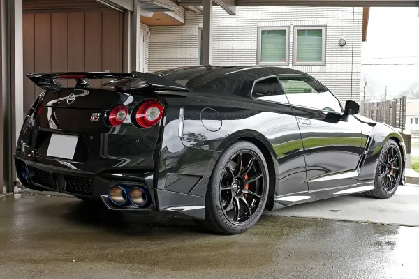 2024 Nissan Gt-r — photo 3