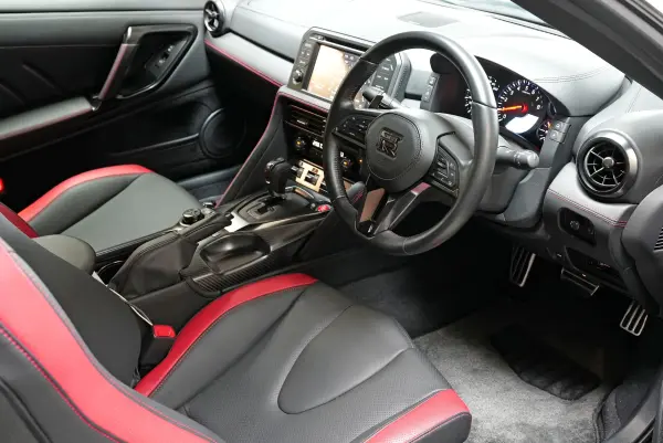 Nissan GT-R 3.8 Track Edition engineered by nismo 4WD Final Model One Owner Garage Kept with Shutter Non-Smoking Privacy Glass Floor Mats BOSE Sound Thatcham Anti-Theft RAYS Forged Aluminum 20-Inch Wheels (Meteor Flake Black Pearl) — photo 7