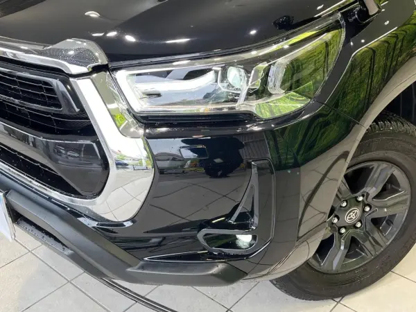 Toyota Hilux 2.4 Z Diesel Turbo 4WD — photo 8