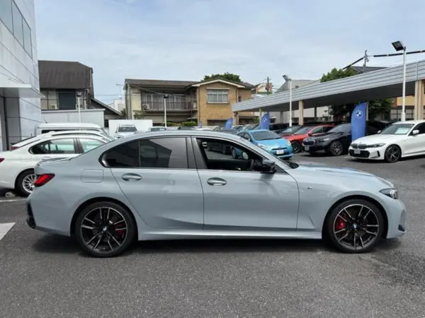2024 Bmw 3 Series — photo 9 | Tuminion Kenya