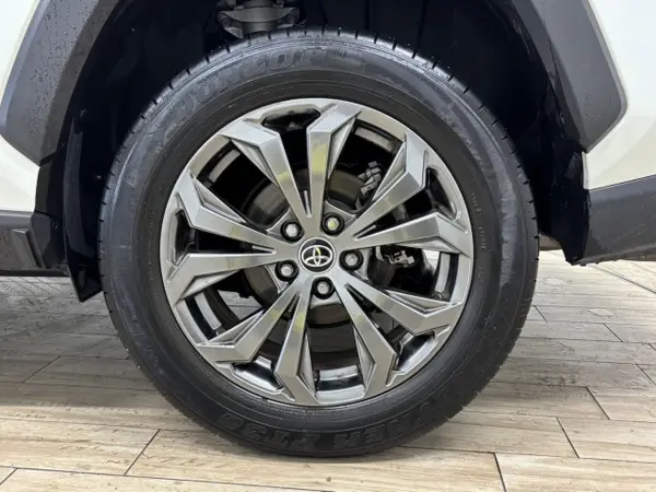 2022 Toyota  Rav4 — photo 1
