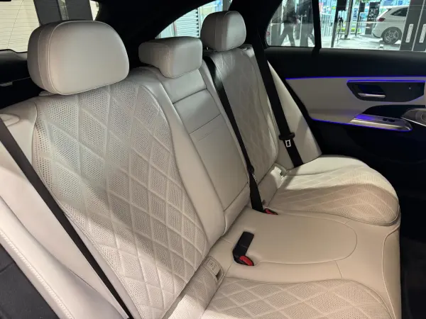 Mercedes-Benz E-Class Wagon E220 d Avantgarde AMG Line Package (ISG equipped model) Diesel Turbo MP202401 Full Options White Leather Panoramic Sliding Roof Digital Interior Package Leather Exclusive Package Advanced Package Head-Up Display Burmester Surround (Opalite White) — photo 9