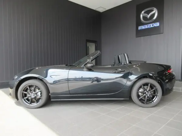 2025 Mazda Roadster — photo 2