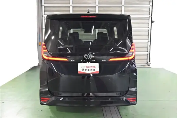 2023 Toyota Noah — photo 3